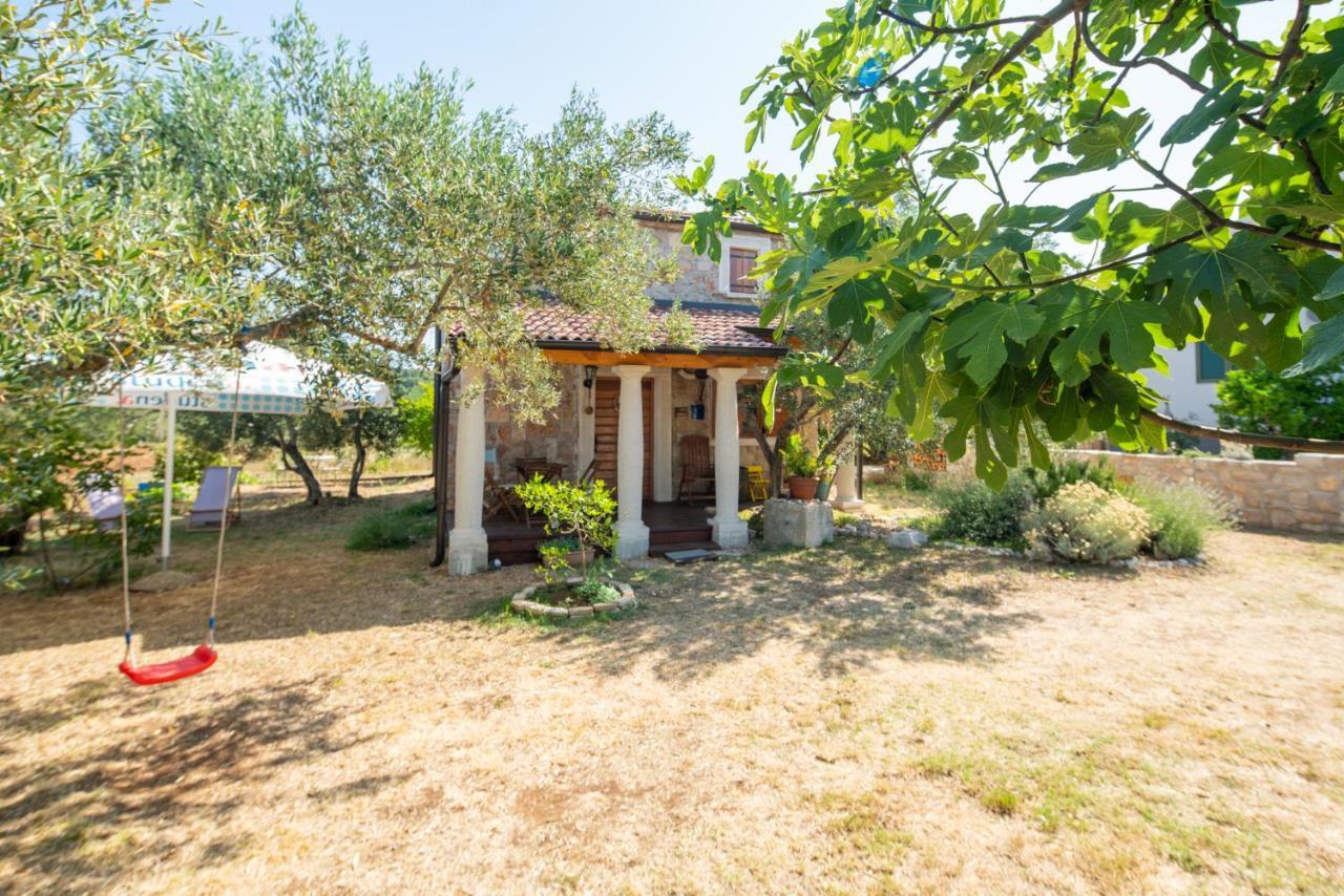 Villa Flaveico Pasman Luaran gambar