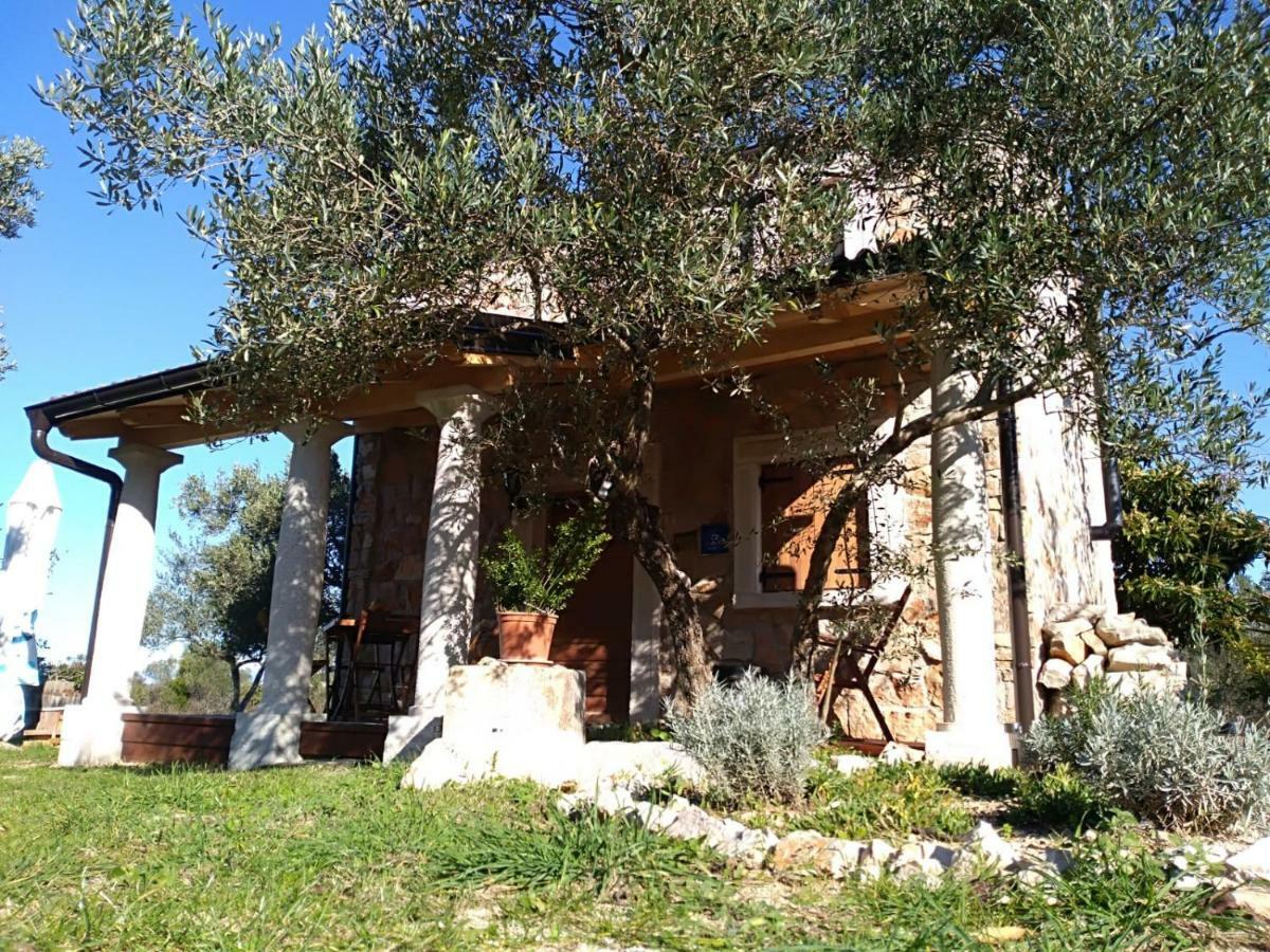 Villa Flaveico Pasman Luaran gambar